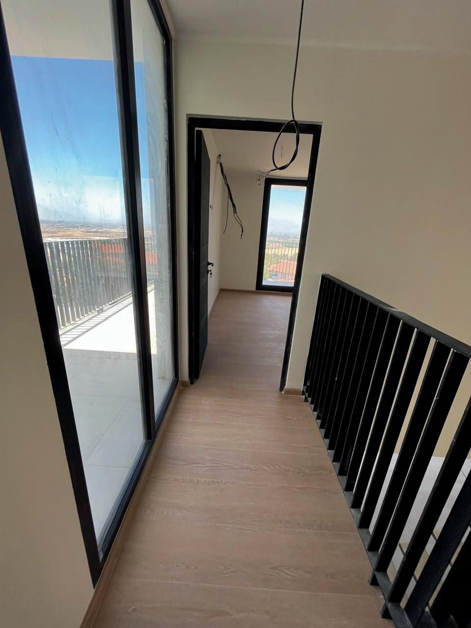 Escalera e interior